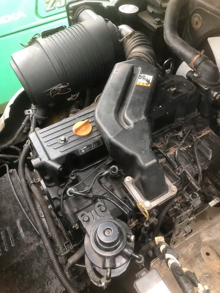 Chàobánxenâng: kOMATSU 2,5 tấn đời trừ 17 zin 100% Bãi Nhật