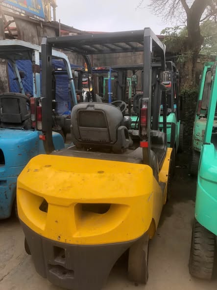 Chàobánxenâng: kOMATSU 2,5 tấn đời trừ 17 zin 100% Bãi Nhật