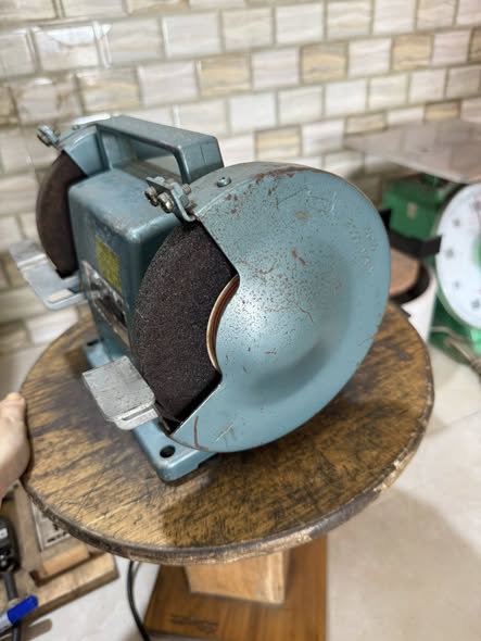 Mài 2 đá hitachi NTG-150