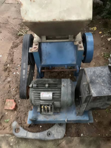 Thanh lý máy băm 3 tấc ,2 bánh đà.Mô tơ 4 kw