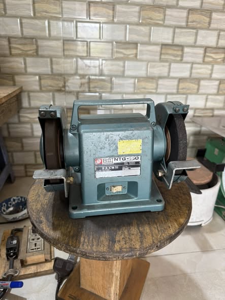 Mài 2 đá hitachi NTG-150