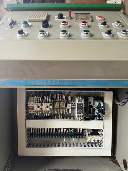 Thanh lý máy chia cuộn khổ 1400mm máy như hình