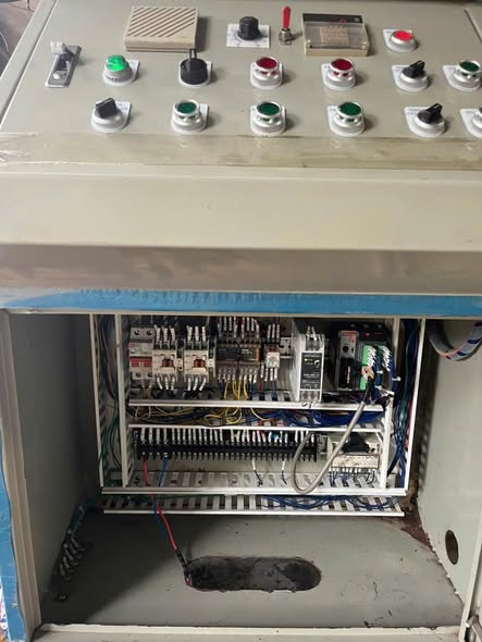 Thanh lý máy chia cuộn khổ 1400mm máy như hình