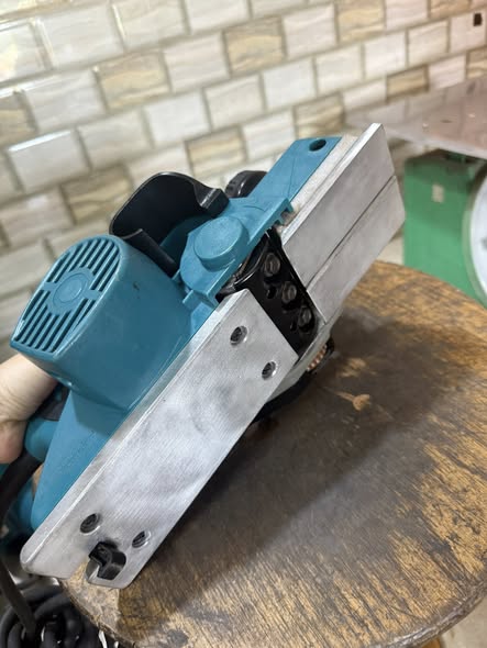 Bào gỗ makita KP0800A