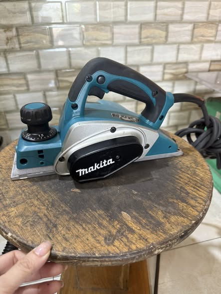 Bào gỗ makita KP0800A
