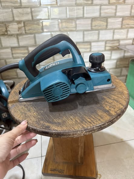 Bào gỗ makita KP0800A