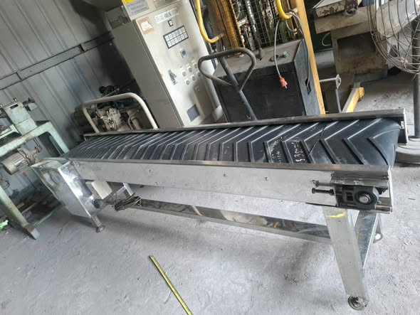 Em thanh lý băng tải 3pha dày 2m40 x42cm