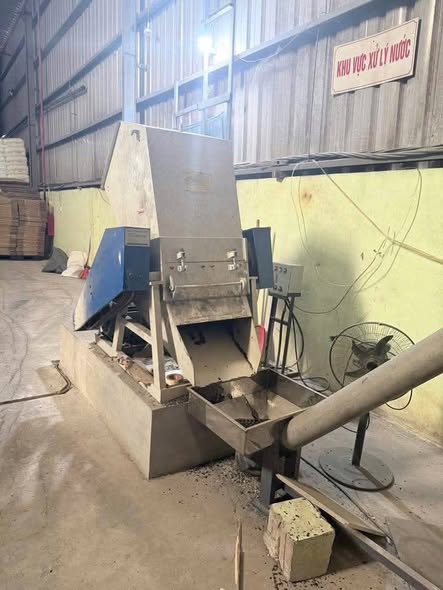 Thanh lý máy bằm 6 tấc + vít tải.