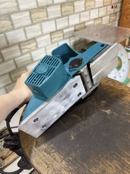 Bào gỗ makita 1900BA
