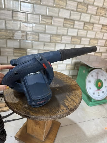 Thổi bụi BOSCH GBL800