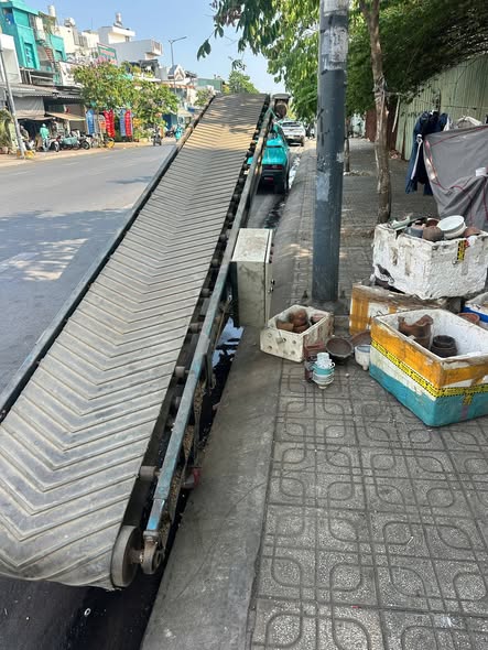 Thanh lý băng tải dài 5 m rộng 60 cm