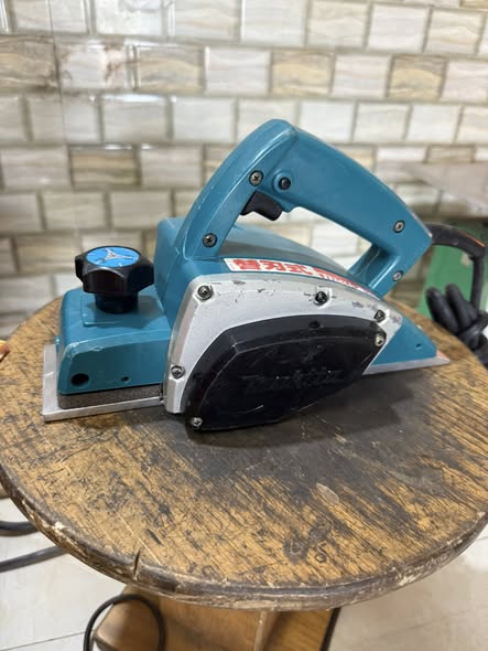 Bào gỗ makita 1900BA