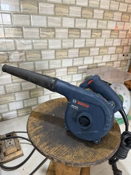 Thổi bụi BOSCH GBL800