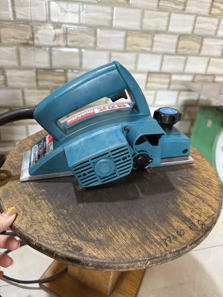 Bào gỗ makita 1900BA