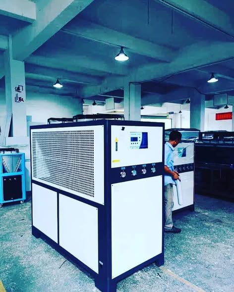 chiller làm lạnh nước & tháp làm mát