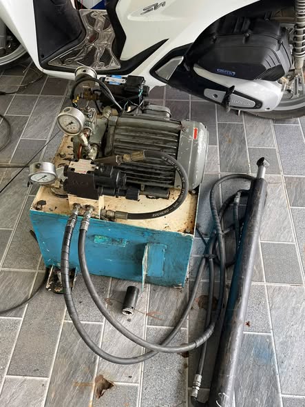 Thanh lý nhanh duy nhất 1 bộ trạm nguồn thủy lực