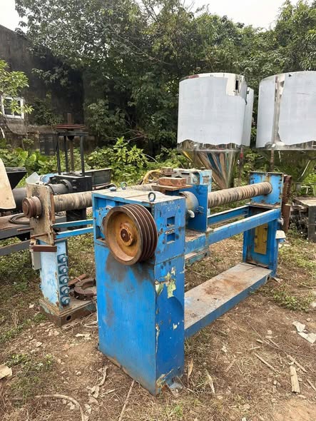 Máy đùn bọc pvc đã có tại bãi.