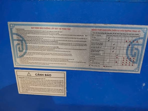 Thanh lý máy nén khí 7,5 kw mua về chưa sử dụng.