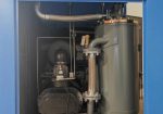 Máy nén khí trục vít 100HP hoạt động ổn định, chạy mạnh và êm.