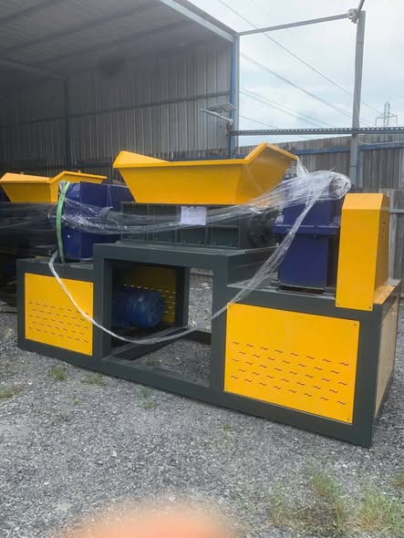 Máy nghiền hai trục hai động cơ khổ 1m
