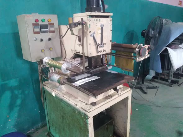 Thành lý nhanh máy ép nhũ tự động kích thước 50×50 mu tơ 5 ngựa điên 3p