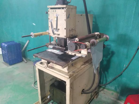 Thành lý nhanh máy ép nhũ tự động kích thước 50×50 mu tơ 5 ngựa điên 3p