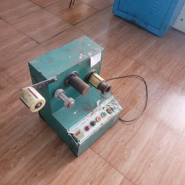 Thanh lý giàn máy phân cuộn băng keo