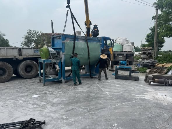 Bán thanh lí cực rẻ Trộn ngang 4 tấn bọc inox