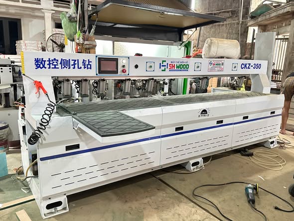 Máy khoan ngang 2 đầu CKZ 350 mới xịn xò được rất nhiều khách hàng của SHWOOD tin dùng