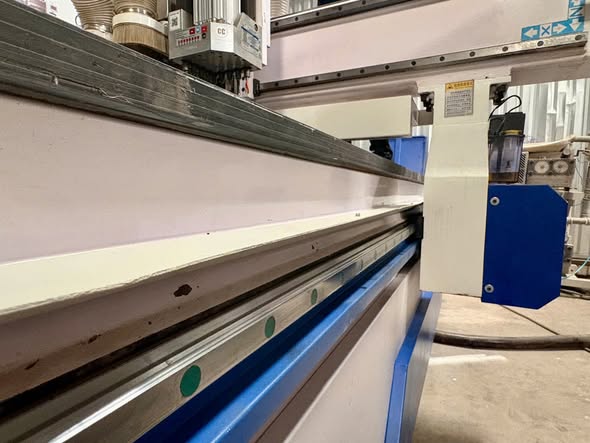 Cần Thanh Lý Máy CNC 2 ĐẦU CẮT 1 ĐẦU KHOAN đã qua sử dụng
