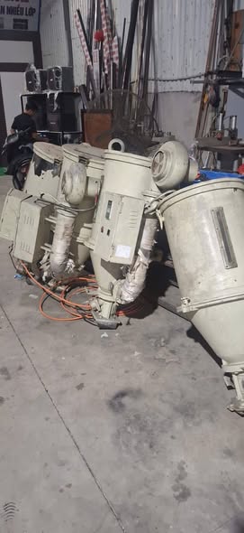 E còn 2c phêuz 50kg bán nhanh
