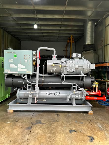 Chiller Mitsubishi 80hp mái nén trục vít 60kw làm lạnh nước
