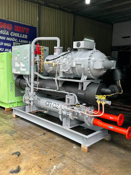 Chiller Mitsubishi 80hp mái nén trục vít 60kw làm lạnh nước