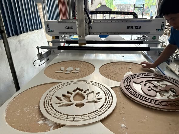 Máy CNC 1 đầu cho khách hàng khởi nghiệp.