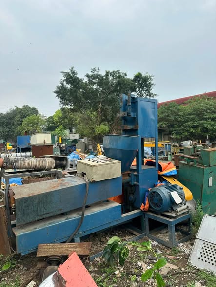 Thanh lý Máy tạo pvc 90ly động cơ tủ điện đầy đủ