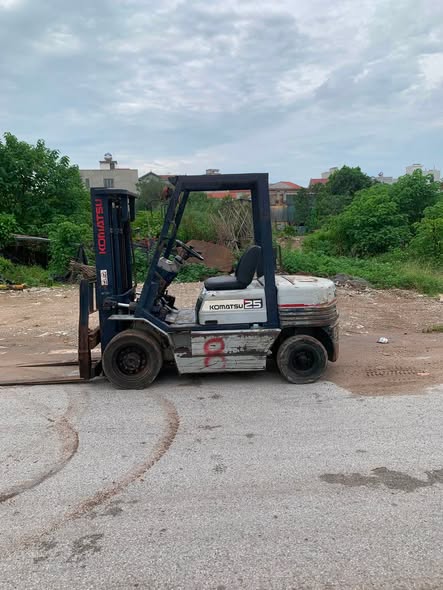 Thừa xe thanh lý! Komatsu 2’5 Tân đời-11
