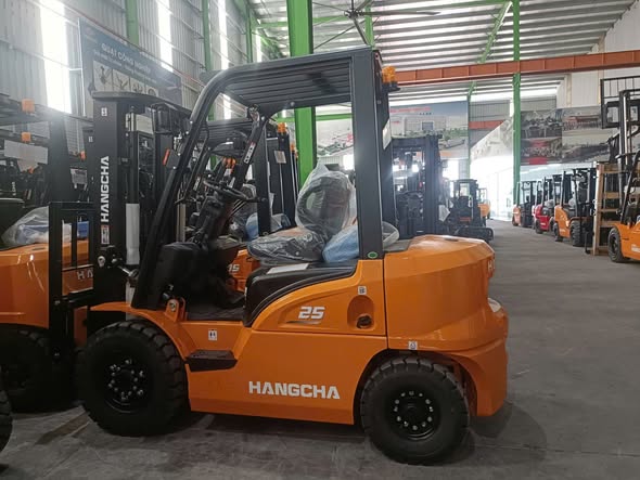 Xe nâng dầu Hangcha 2,5 tấn mới 100% – Dòng cao cấp, động cơ Nhật Bản