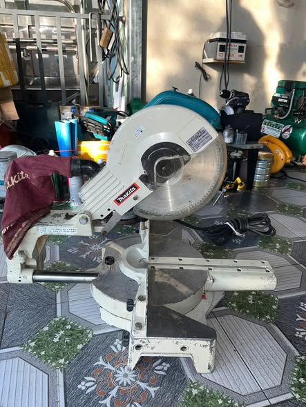 Cưa trượt Makita LS1011 lưỡi 255mm