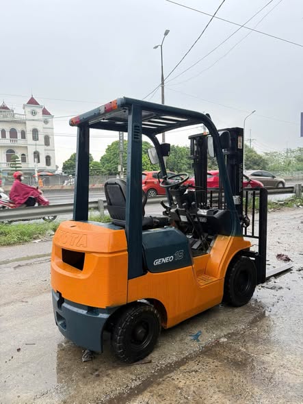 Bán xe nâng : TOYOTA 1.5 tấn số sàn zin 100%