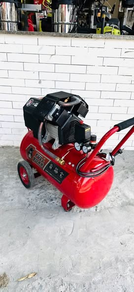 Máy nén khí không dầu Full Boar 3.0HP 50L. Tình trạng mới 100% Nhập từ Úc.