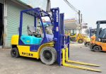 Bán xe nâng : KOMATSU 2.5 tấn số sàn , dịch giad zin 100%